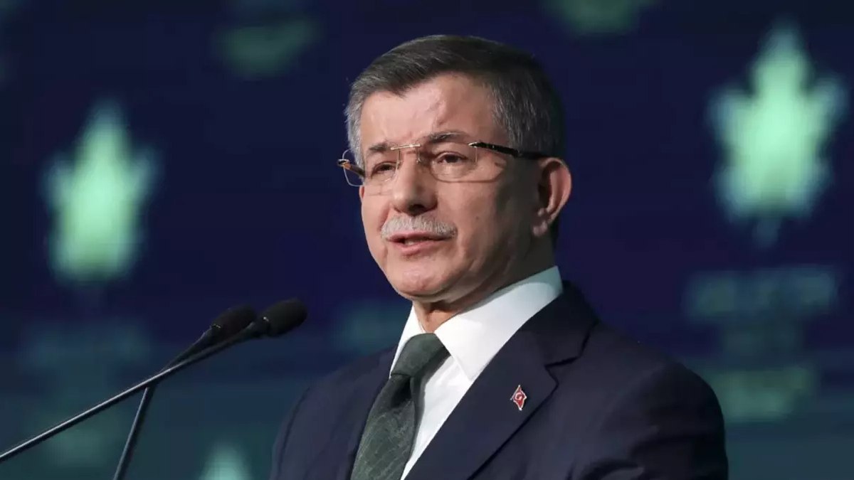 Davutoğlu’na canlı yayında soruldu: AK Parti’ye katılır mısınız